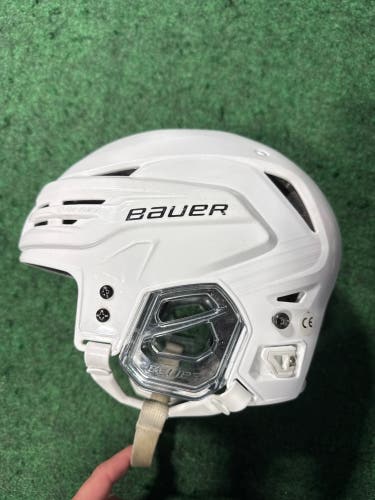 White Medium Bauer Re-Akt 85 Helmet (Used)