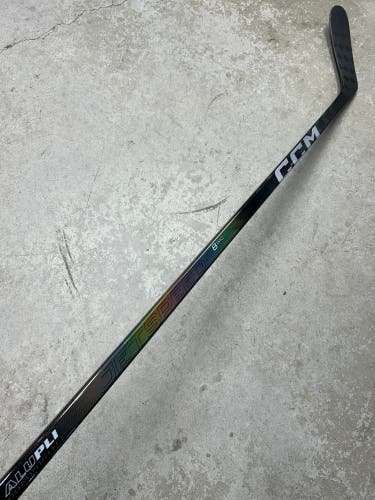 90 Flex P28M Senior CCM Jetspeed FT8 Pro Left Hand Hockey Stick Pro Stock (New)