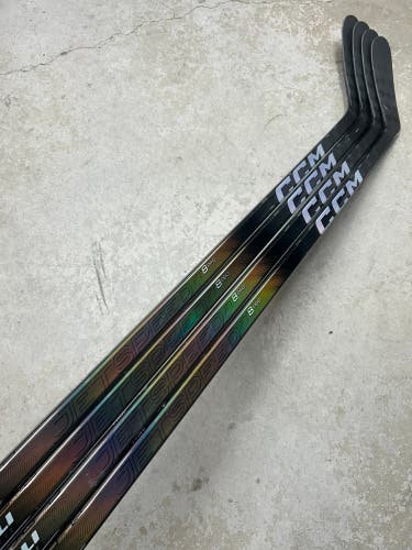 4 PACK 90 Flex P28M Senior CCM Jetspeed FT8 Pro Left Hand Hockey Stick Pro Stock (New)