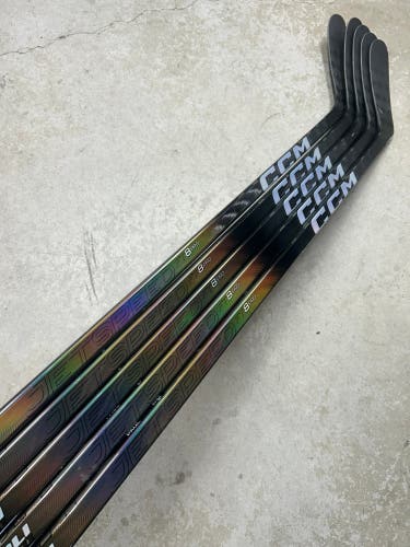 5 PACK 90 Flex P28M Senior CCM Jetspeed FT8 Pro Left Hand Hockey Stick Pro Stock (New)