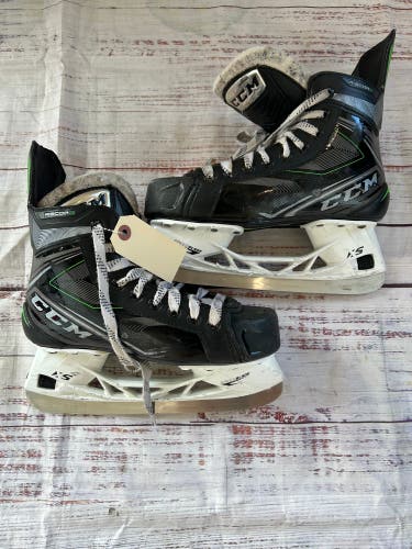 Intermediate CCM Ribcor 86K Hockey Skates Regular Width Size 5 (Used)