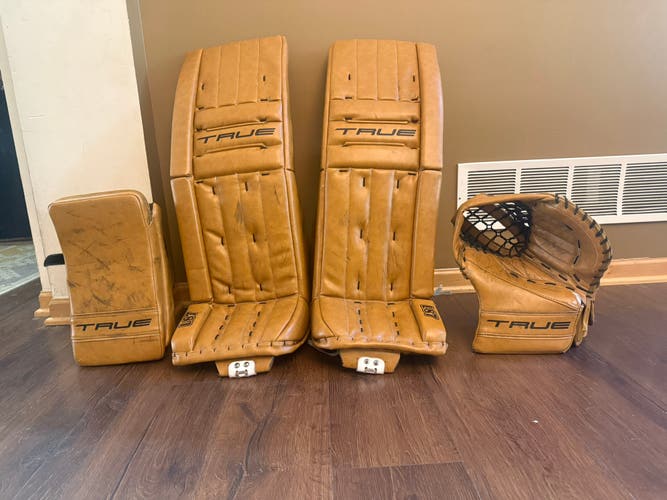 34" True L87 Heritage Regular Goalie Full Set (Used)