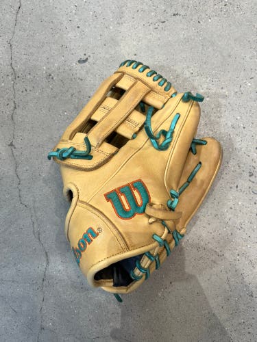 Brown Wilson A1000 RH Outfield Baseball Glove 12" (Used)