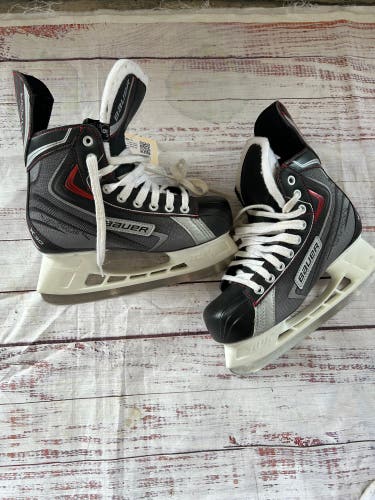 Senior Bauer Vapor X30 Hockey Skates Regular Width Size 6 (Used)