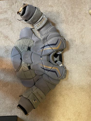 Large Vaughn Velocity V7 Goalie Chest Protector (Used)