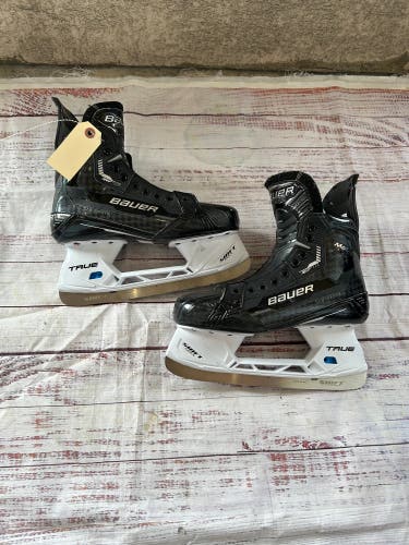Senior Bauer Supreme Mach Hockey Skates 8 (Used)