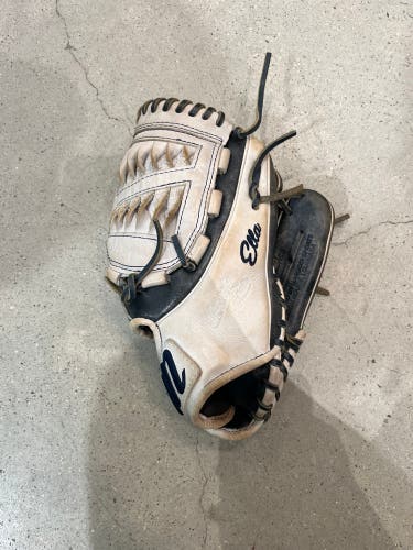 Marucci Magnolia RH Pitcher's Baseball Glove 12" (Used)