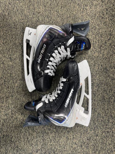 2025 Bauer Vapor Flylite Hockey Skates Regular Width Size 4 (Used)
