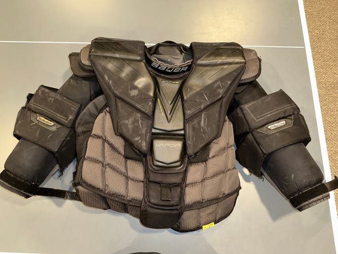 Bauer Hyperlite Goalie Chest Protector - Small (Used)