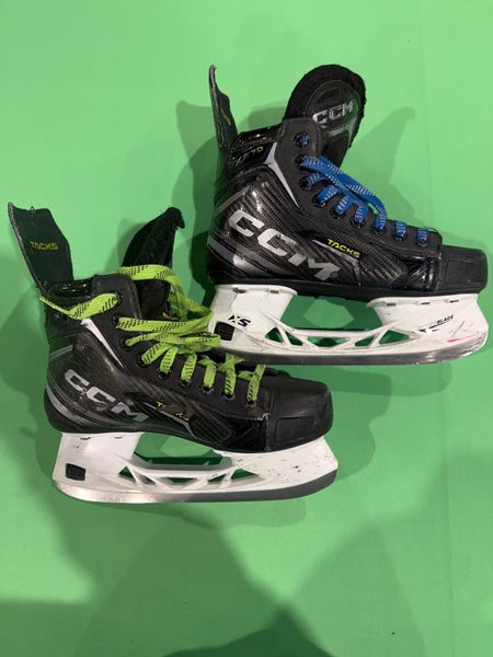 Intermediate CCM Tacks XF 70 Hockey Skates Regular Width Size 4 (Used)