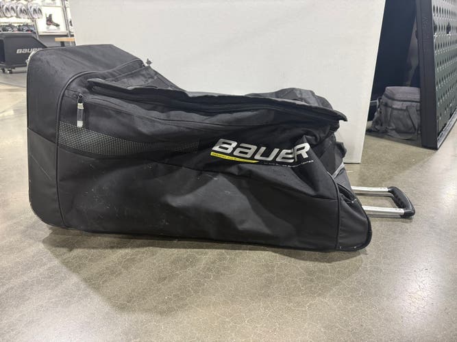Bauer Premium Wheel Hockey Equipment Bag – Large – Black