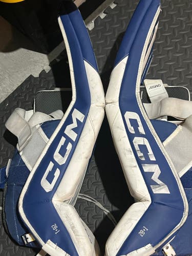 28" CCM EFlex 6.5 Goalie Leg Pads (Used)