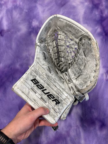 White Junior Bauer GSX Goalie Gloves & Blockers Regular (Used)