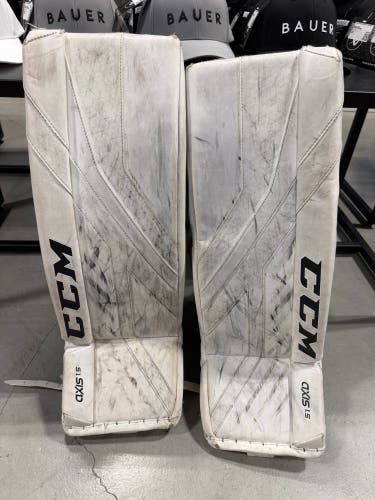 White 26" Junior CCM Axis 1.5 Goalie Leg Pads (Used)