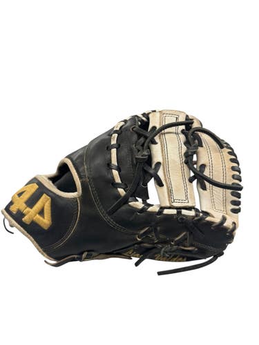 Used 44 PRO SIGNATURE SERIES BB/SB First Base RH Throw Black And White 12 1/2" 11835-S000213062
