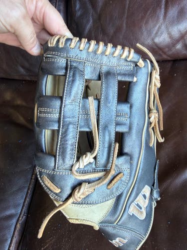 Wilson RH Outfield A2000 1799 Baseball Glove 12.75" (Used)