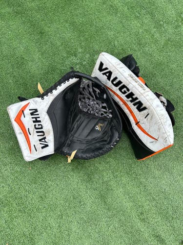 Senior Vaughn V6 2200/2000 Pro Regular Goalie Glove & Blocker