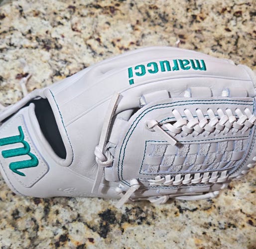 NWOT 2025 Marucci RH Pitcher's Softball Glove 12.25" (New)