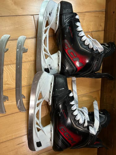 Red 2025 CCM JetSpeed FT880 Hockey Skates Regular Width Size 4.5 (Used)