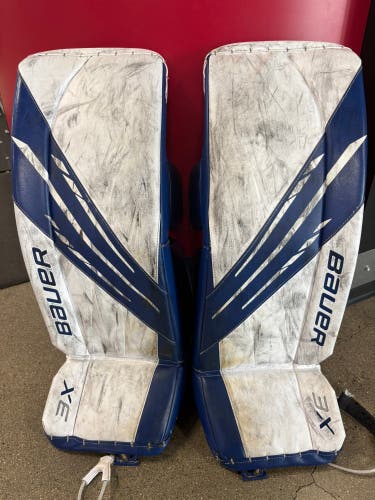 31+" Medium Intermediate Bauer Vapor 3X Goalie Leg Pads (Used)