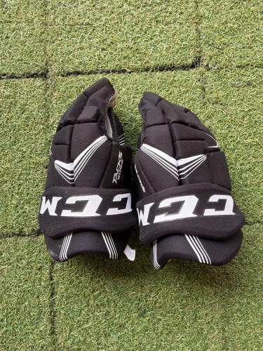 Senior CCM Tacks 3092 Gloves 14" (Used)
