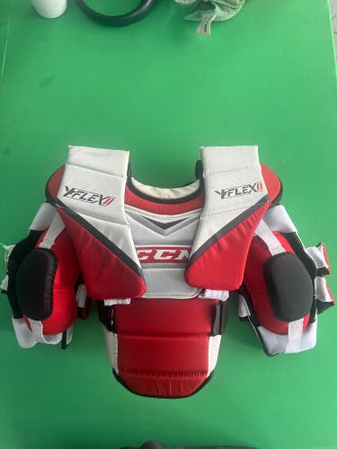 Youth Small / Medium CCM YTFlex 2 Goalie Chest Protector (Used)