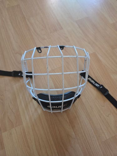 White Small Bauer Profile II Facemask Full Cage (Used)