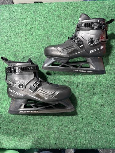 Senior Bauer Konekt 2 Hockey Goalie Skates Size 8 (Used)