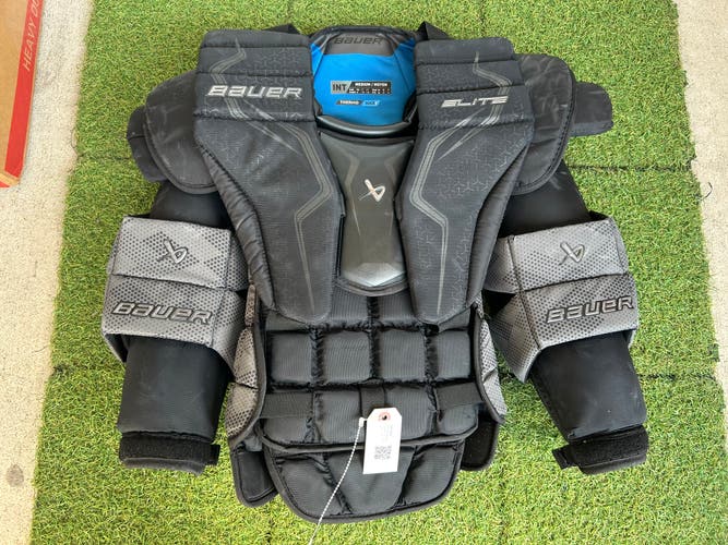 Intermediate Medium Bauer Elite Goalie Chest Protector (Used)