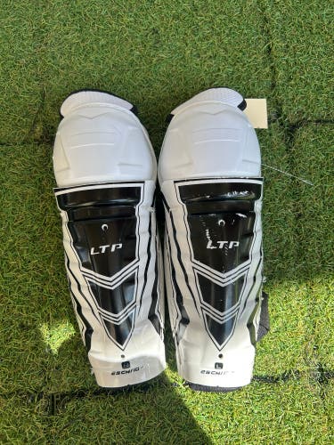Youth CCM LTP Shin Pads 10" (Used)