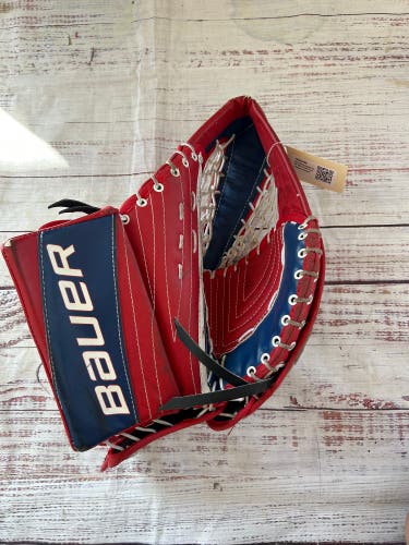 Red Intermediate Bauer RX6 Goalie Glove Regular (Used)