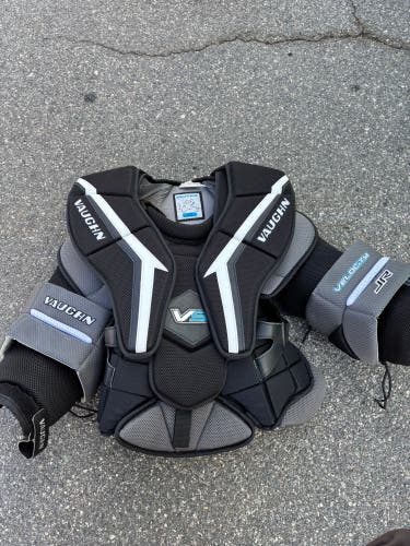 Junior Medium/Large Vaughn Velocity V9 Goalie Chest Protector