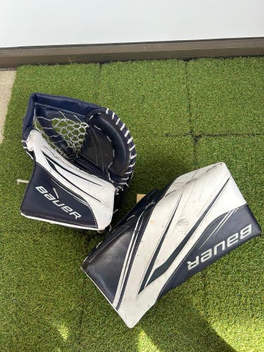 Intermediate Bauer Vapor X5 Pro Goalie Regular Glove & Blocker Set (Used)