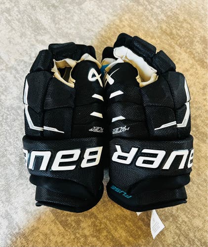 Bauer Fuse Hockey Gloves Senior 14" (New)
