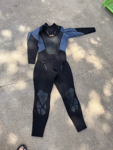 NATYFLY Full Wetsuit Size Large Black/Blue Neoprene Back Zip