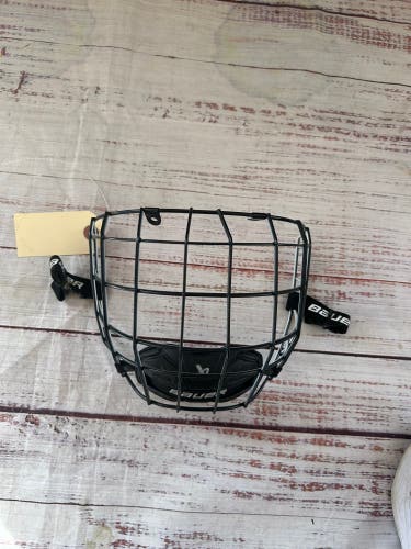 XS Bauer True Vision II Oreo Cage (Used)