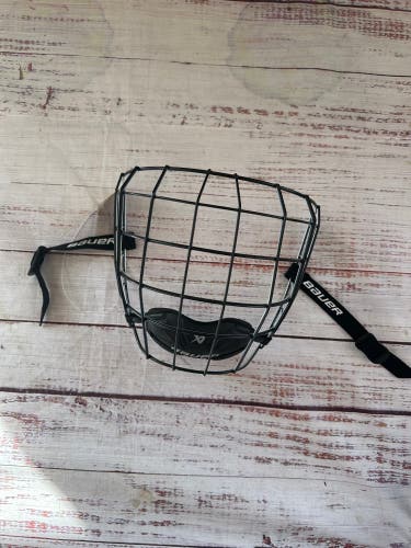 Medium Bauer True Vision II Oreo Cage (Used)