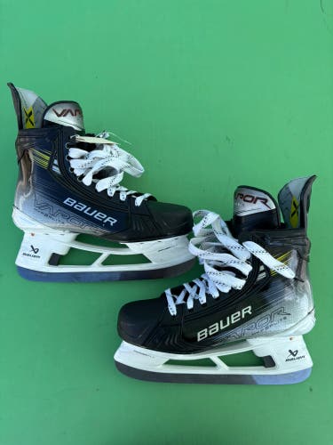 Senior Bauer Vapor Hyperlite 2 Hockey Skates Regular Width 9