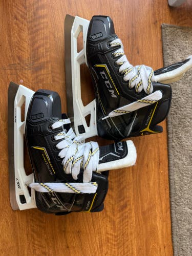 2020 CCM Super Tacks 9370 Hockey Goalie Skates Size 3 (Used)- Used for 1 game