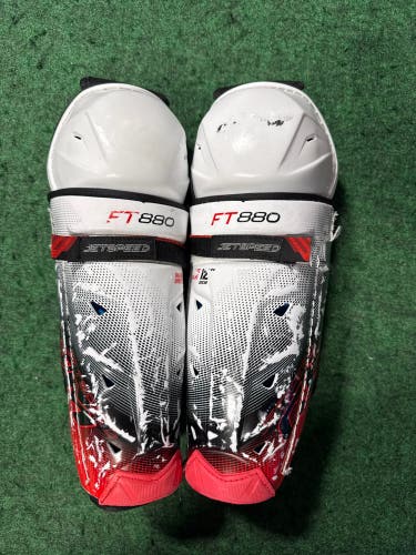 Junior CCM Jetspeed FT880 Shin Pads 12" (Used)