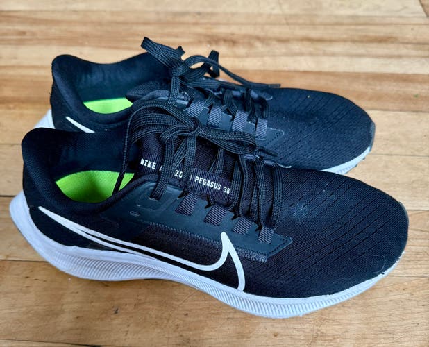 Black Women's Adult Nike Pegasus 38 Shoes (Used) Size 6