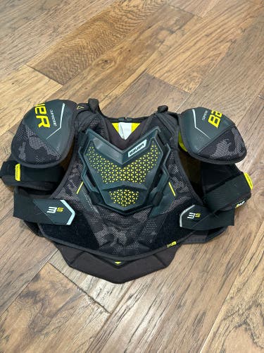 Men's Large Intermediate Bauer Supreme 3S Shoulder Pads (Used)