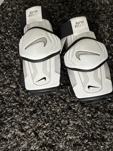 Medium Adult Nike Vapor Elite Arm Pads (New)