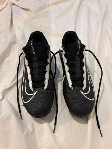 Unisex Size M 10.0 (W 11.0) Nike Low Top Molded Cleats (Used)
