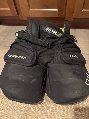 Junior Small / Medium Warrior Ritual X4 E Hockey Goalie Pants (Used)