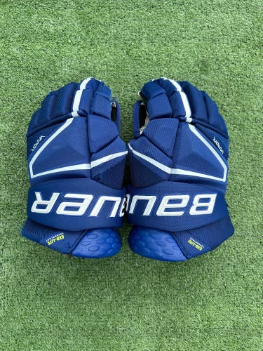 14" Senior Bauer Vapor Hyperlite Gloves