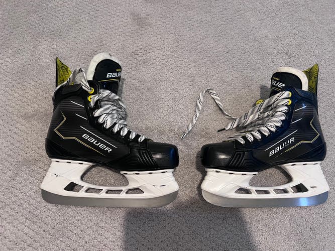 Bauer Supreme M30 Hockey Skates Regular Width 6.5 (Used)