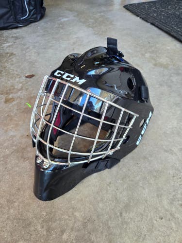 Senior Large CCM 9000 Goalie Mask (Used)