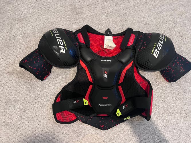 Medium Intermediate Bauer Vapor 3X Shoulder Pads (Used)