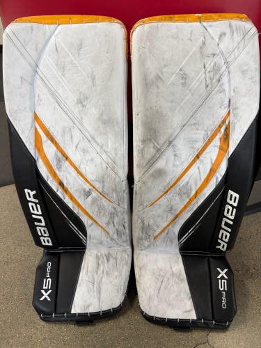 31+" Medium Intermediate Bauer Vapor X5 Pro Goalie Leg Pads (Used)